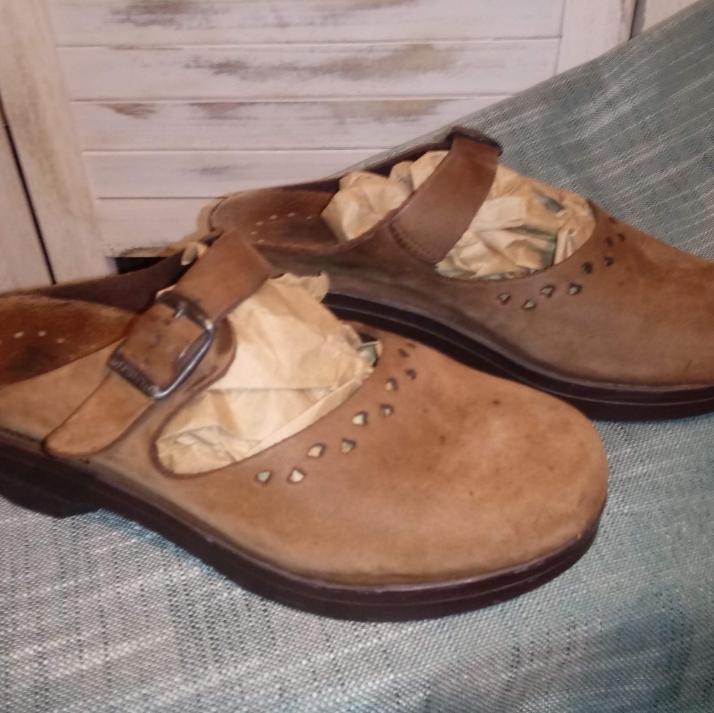 Brown leather Mephisto clogs